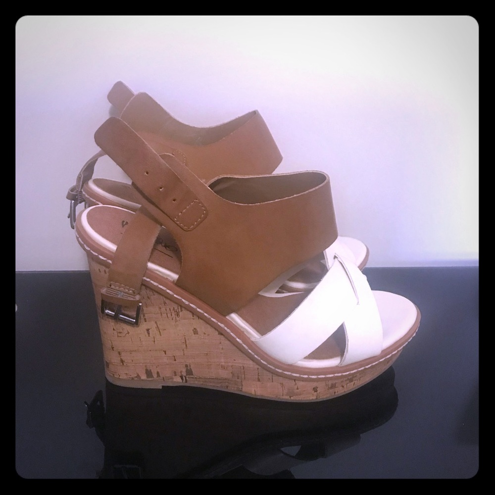 Mossimo Supply Co White and tan wedges size 7.5